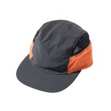 RUTSUBO｜ルツボ NYLON DYE 5 PANEL SIDE MESH CAP｜CHACOAL×ORANGE