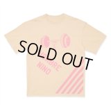 Hombre Nino｜BARBELL KUN S/S PRINT TEE｜G.BEIGE