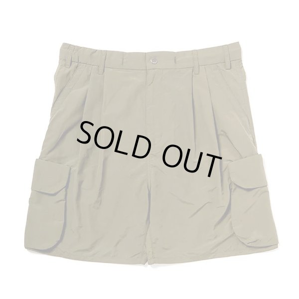 画像1: 430fourthirty｜ESLOT NYLON CARGO SHORTS｜KHAKI (1)